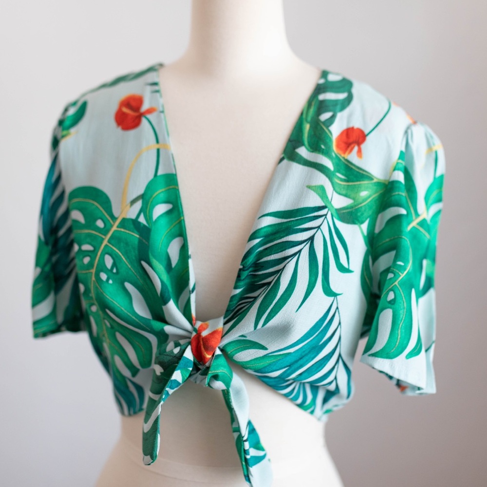 Zara Tropical Cropped Tie Front Top M Medium Pinup